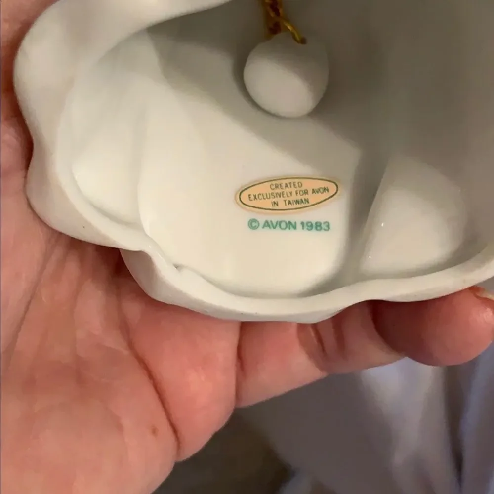 Vtg  1983 Avon porcelain elf bell‎